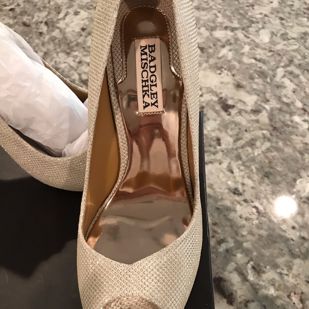 Badgley Miscshka Kassidy II Peep Toe Pumps - Picture 4 of 7